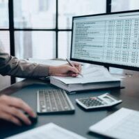 Averaging profits if income fluctuates